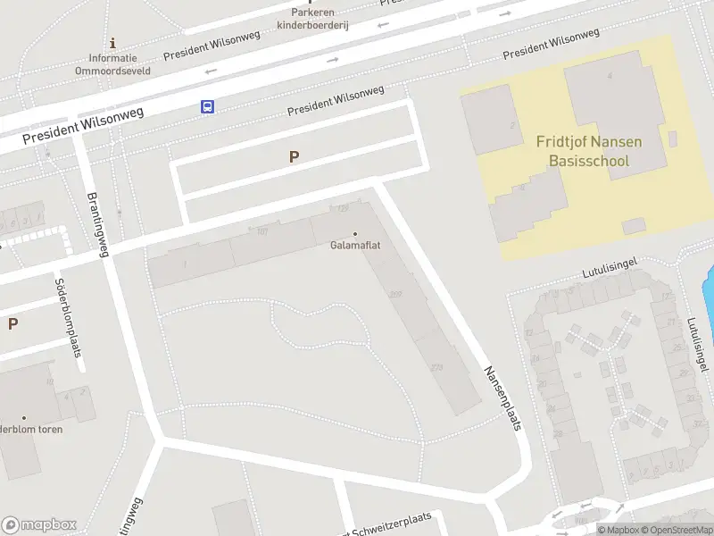 Ambulance met gepaste spoed naar de Nansenplaats in Rotterdam