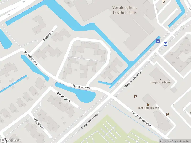 Ambulance met grote spoed naar de Munnikkenpark in Leiderdorp