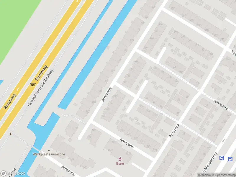 Ambulance met grote spoed naar de Amazone in Dordrecht