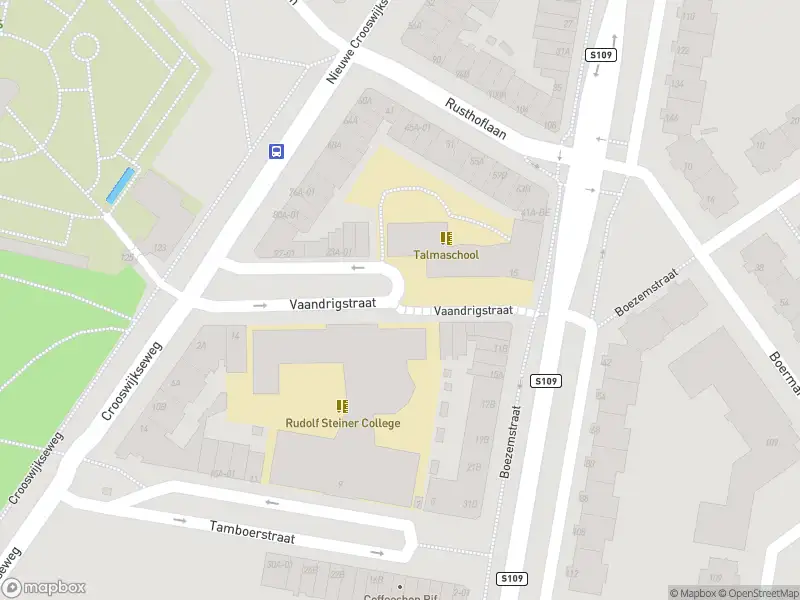 Brandweer met gepaste spoed naar de Vaandrigstraat in Rotterdam