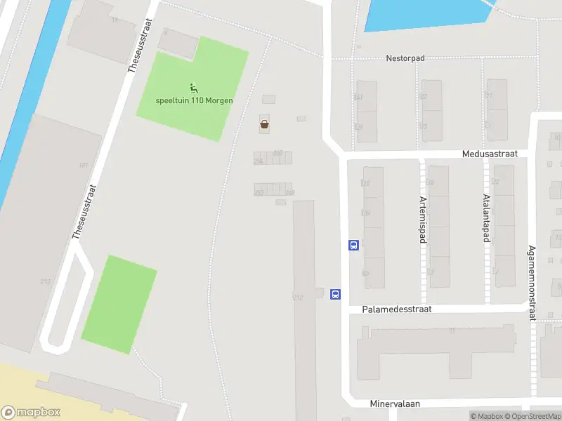 Ambulance met grote spoed naar de Achillesstraat in Rotterdam