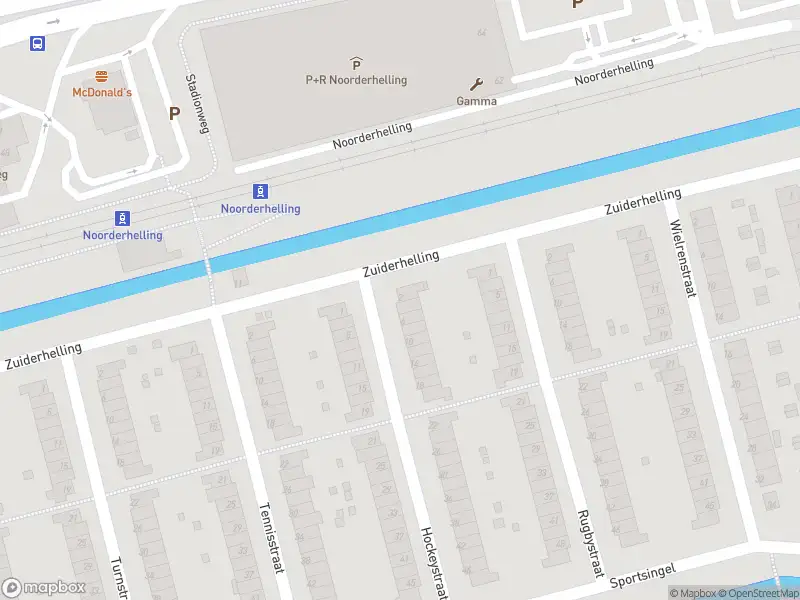 Ambulance met grote spoed naar de Hockeystraat in Rotterdam