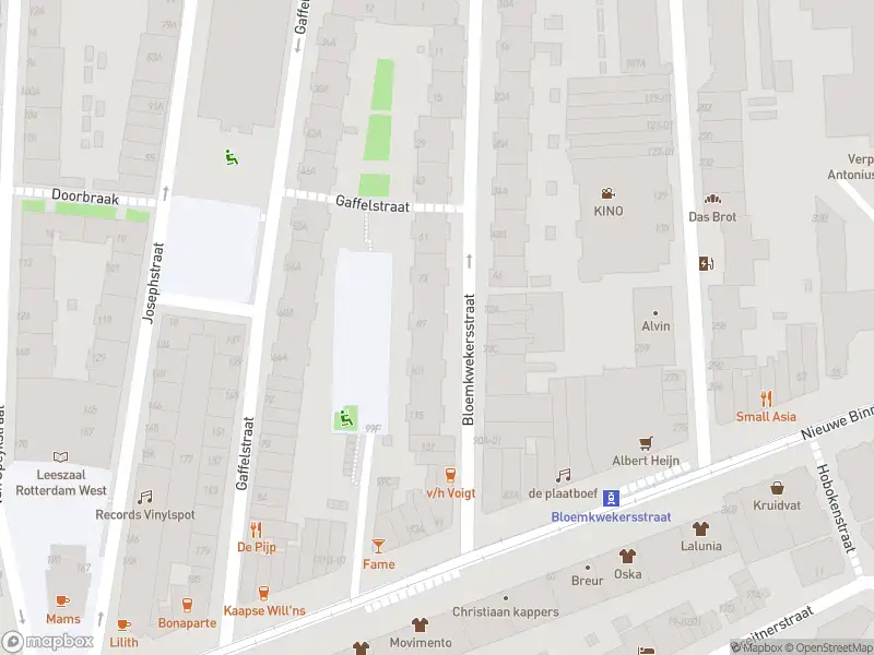 Ambulance met gepaste spoed naar de Bloemkwekersstraat in Rotterdam