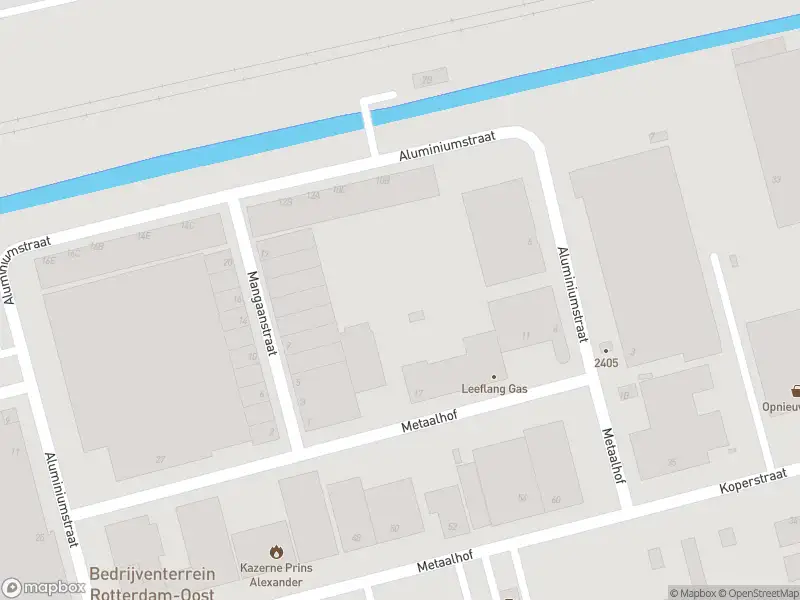 Ambulance met gepaste spoed naar de Aluminiumstraat in Rotterdam