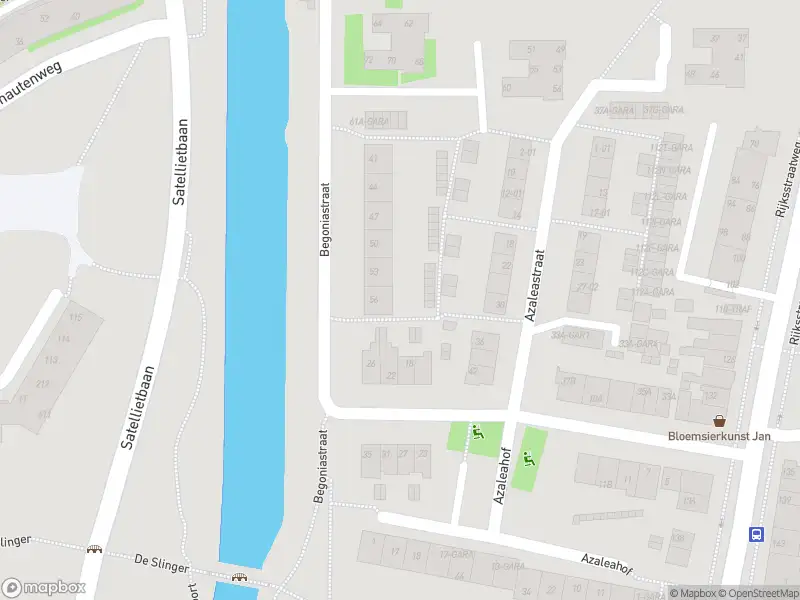 Ambulance met grote spoed naar de Rijksstraatweg in Duivendrecht