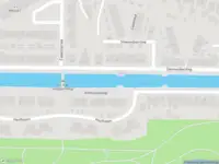 Brandweer met gepaste spoed naar de Steenwijkerdiep in Steenwijk