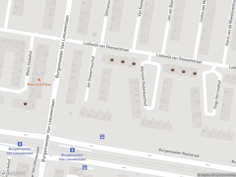 Ambulance met grote spoed naar de Burgemeester Van de Pollstraat in Amsterdam