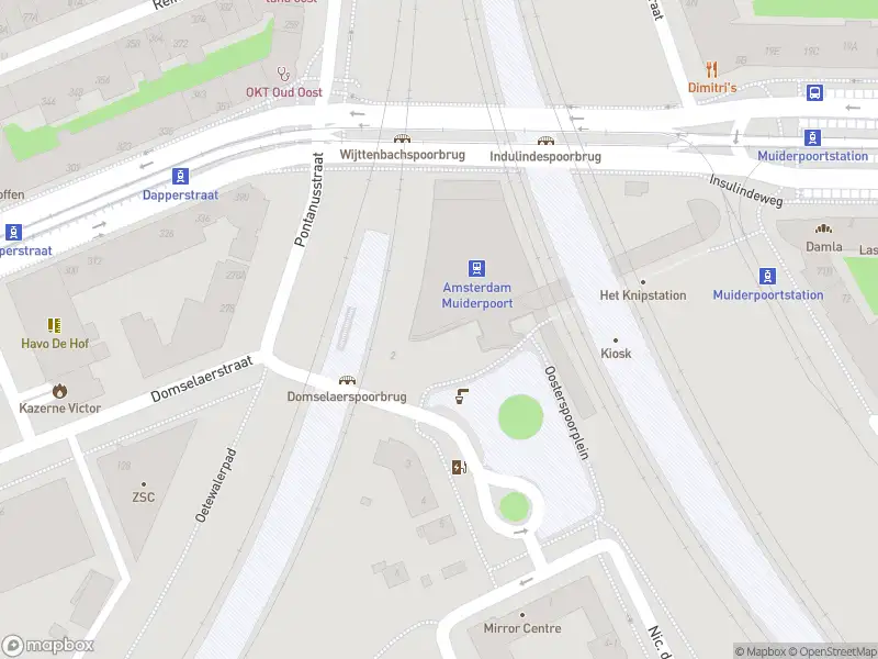 Brandweer met grote spoed naar de Oosterspoorplein in Amsterdam