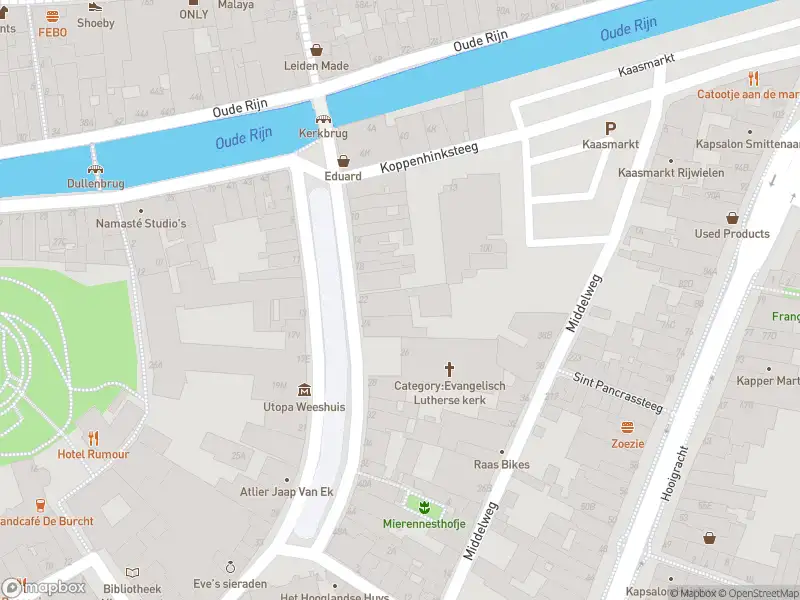 Ambulance met gepaste spoed naar de Uiterstegracht in Leiden
