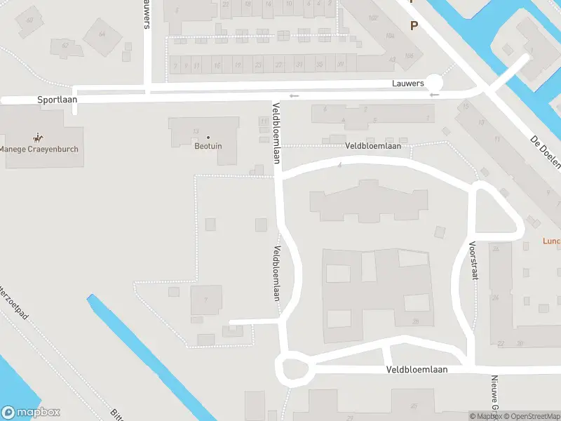 Ambulance met grote spoed naar de Veldbloemlaan in Nootdorp