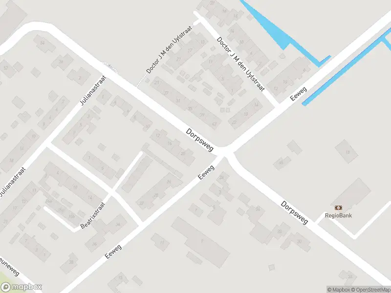 Ambulance met grote spoed naar de Dorpsweg in Oudenhoorn