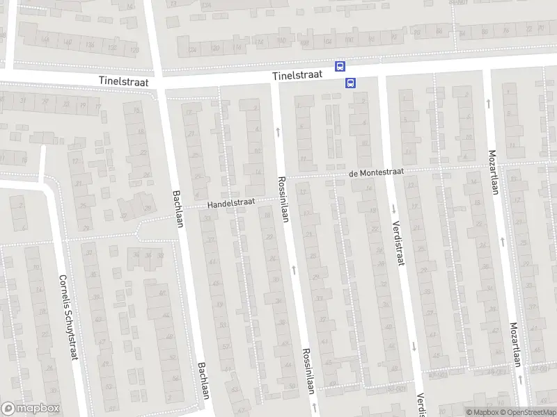 Brandweer met gepaste spoed naar de Locatellistraat in Eindhoven vanwege een buitenbrand