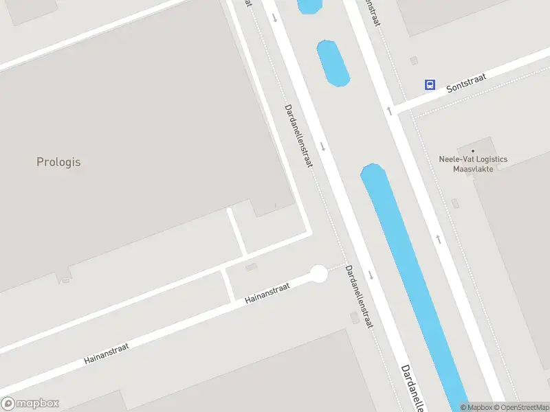 Ambulance met gepaste spoed naar de Hainanstraat in Maasvlakte Rotterdam vanwege afgaan automatisch brandalarm