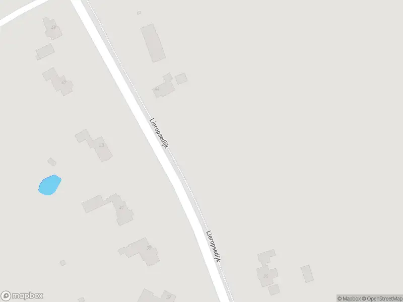 Brandweer met gepaste spoed naar de Vaarselstraat in Someren vanwege een buitenbrand