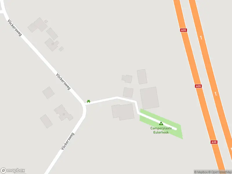 Politie naar de Vöckersweg in Hengelo vanwege voertuigen te water