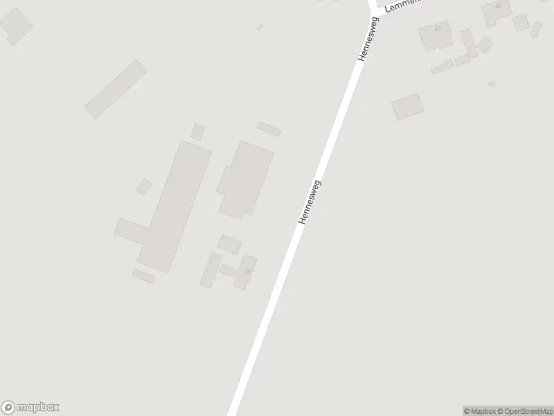Ambulance met grote spoed naar de Hennesweg in Ospel