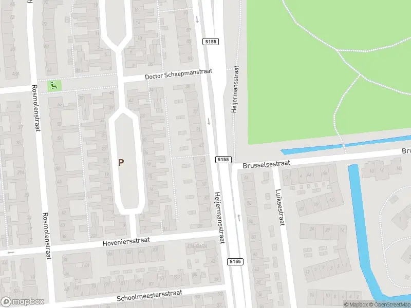 Ambulance met grote spoed naar de De Helling in Zaandam