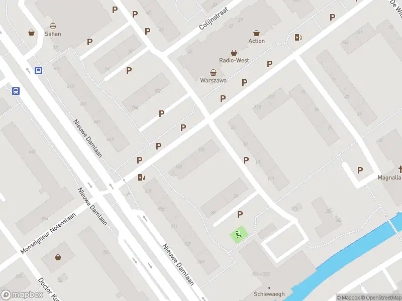 Ambulance met grote spoed naar de Monseigneur Nolenslaan in Schiedam