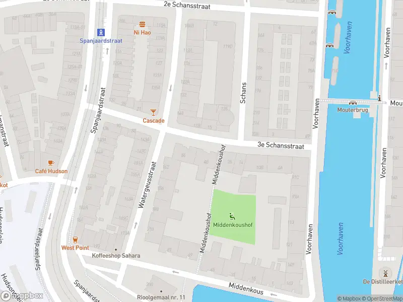 Ambulance met gepaste spoed naar de 3e Schansstraat in Rotterdam