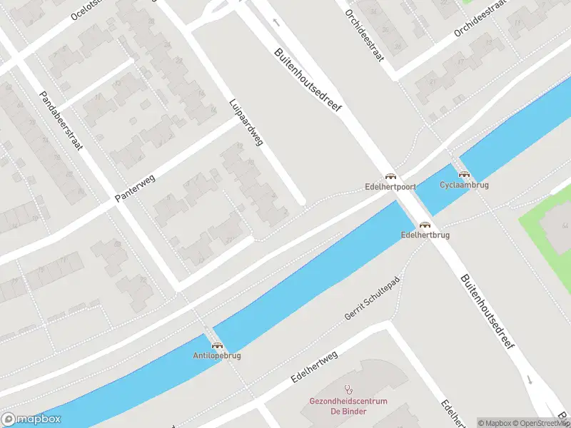 Brandweer met grote spoed naar de Luipaardweg in Almere vanwege gebouwbrand