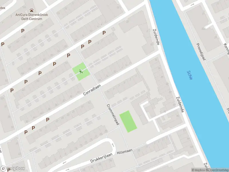 Ambulance met grote spoed naar de Abtswoudseweg in Delft