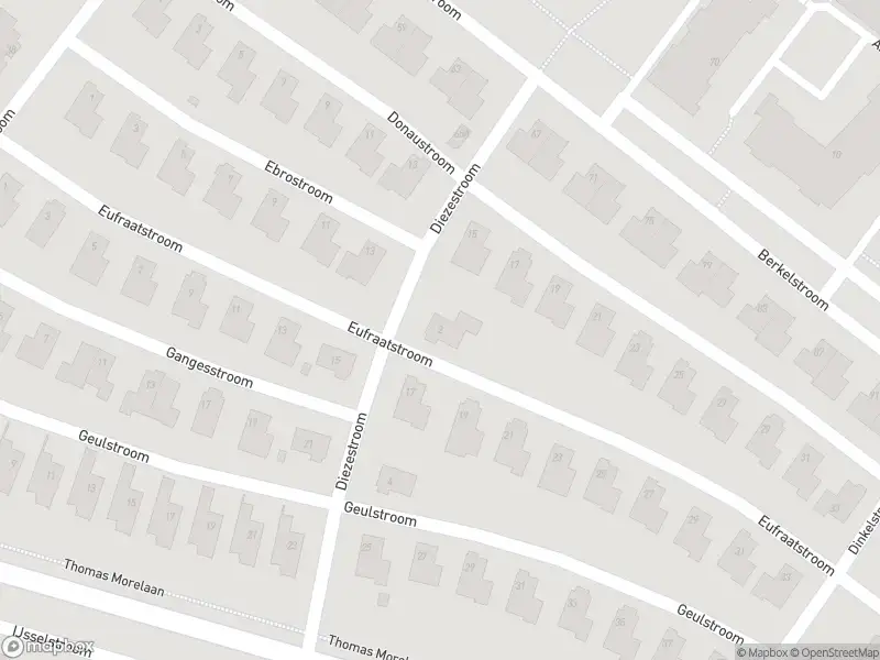 Ambulance met grote spoed naar de Diezestroom in Zoetermeer