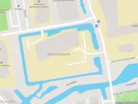 Ambulance met grote spoed naar de Gloucesterstraat in Gouda