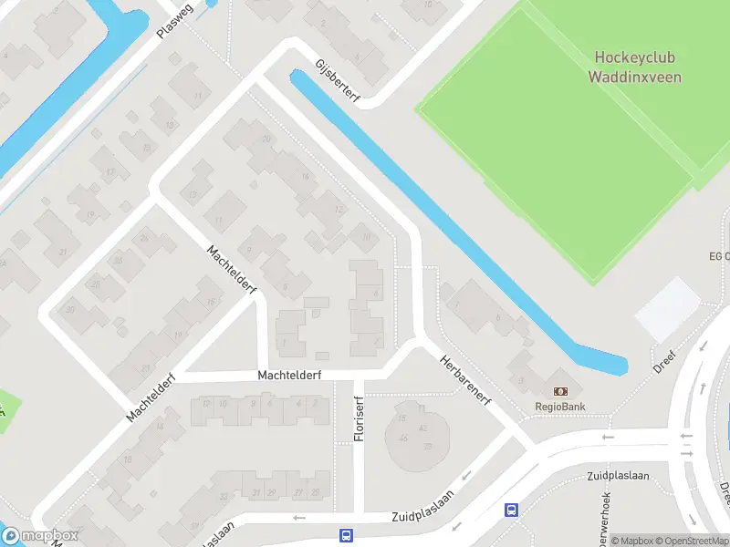 Ambulance met grote spoed naar de Herbarenerf in Waddinxveen