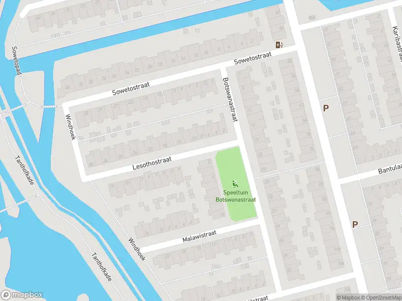 Ambulance met grote spoed naar de Lesothostraat in Delft