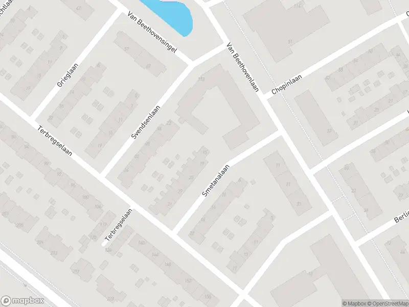 Ambulance met gepaste spoed naar de Smetanalaan in Rotterdam