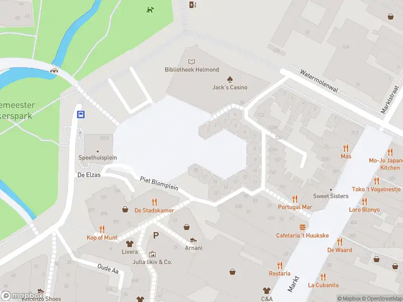 Brandweer met gepaste spoed naar de Speelhuisplein in Helmond vanwege een buitenbrand