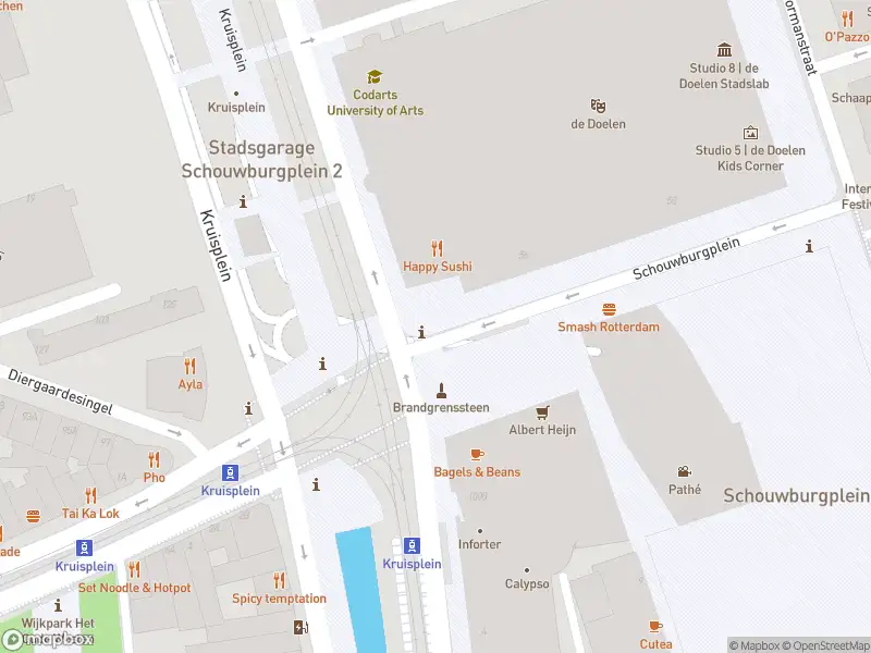 Ambulance met gepaste spoed naar de Kruisplein in Rotterdam