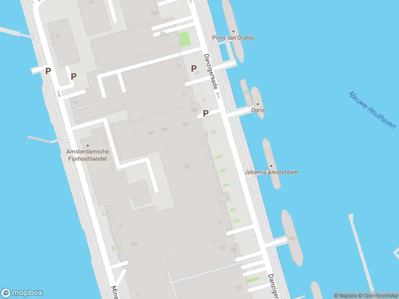 Ambulance met grote spoed naar de Danzigerkade in Amsterdam