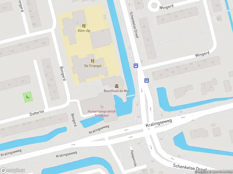 Ambulance met grote spoed naar de Bongerd in Capelle aan den IJssel