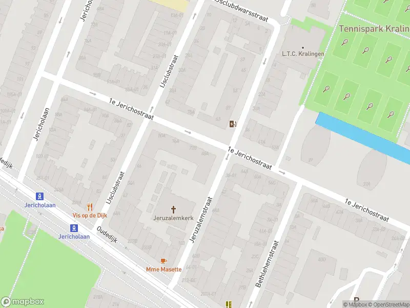 Ambulance met gepaste spoed naar de 1e Jerichostraat in Rotterdam