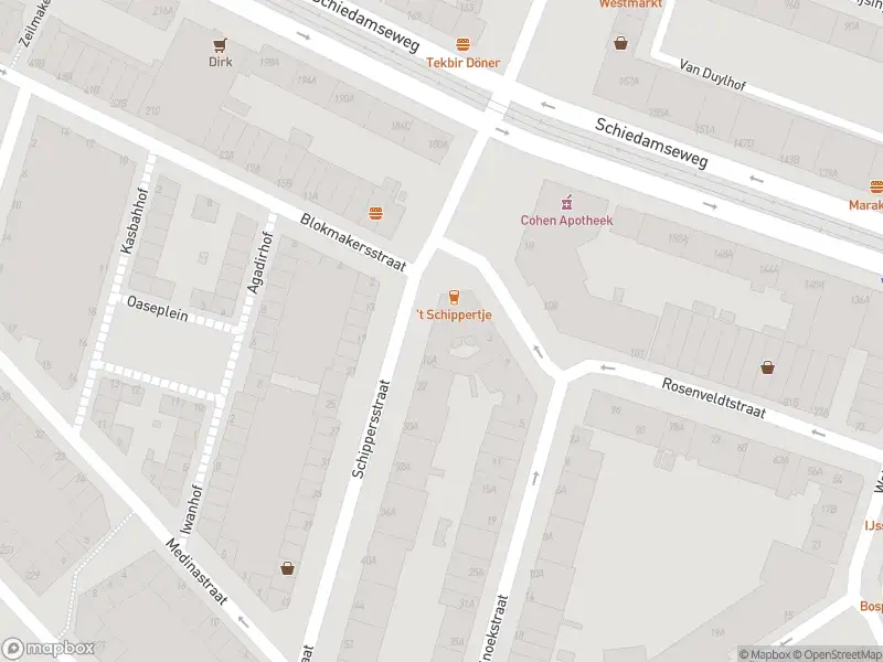 Ambulance met gepaste spoed naar de Schippersstraat in Rotterdam