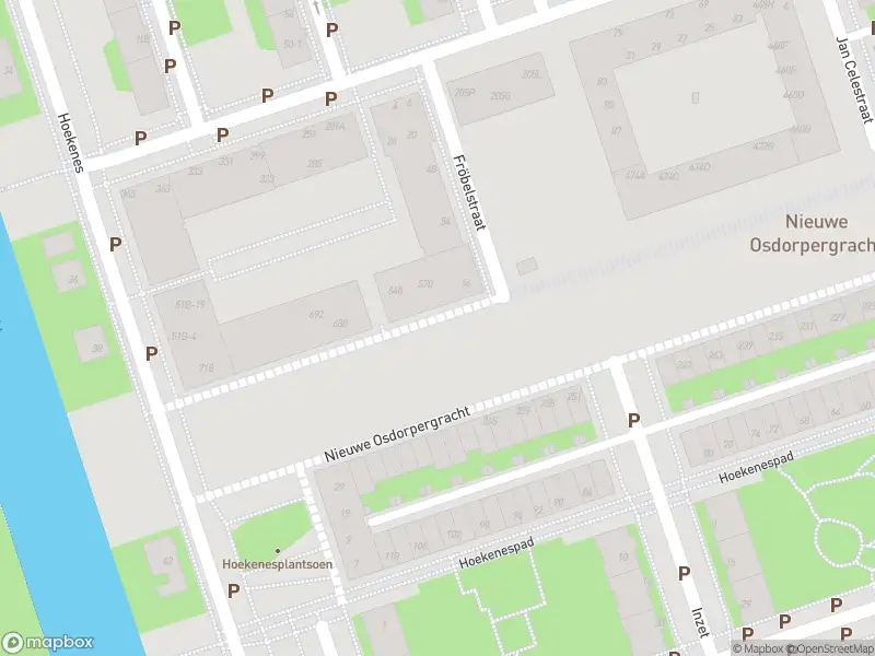 Ambulance met grote spoed naar de Nieuwe Osdorpergracht in Amsterdam