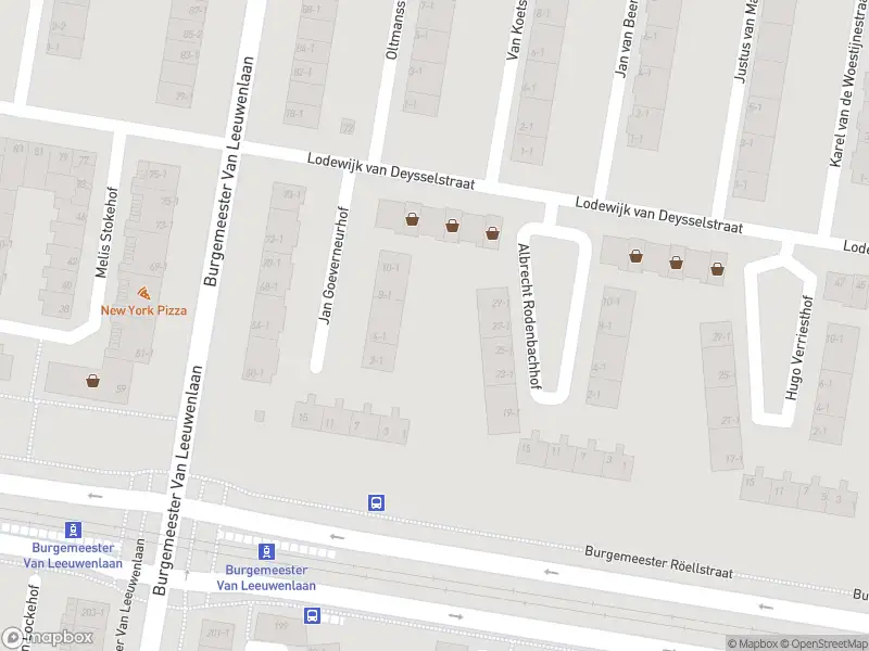 Ambulance met grote spoed naar de Burgemeester Van de Pollstraat in Amsterdam