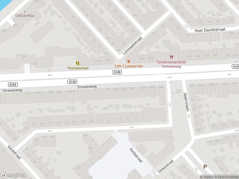 Ambulance met gepaste spoed naar de Strevelsweg in Rotterdam