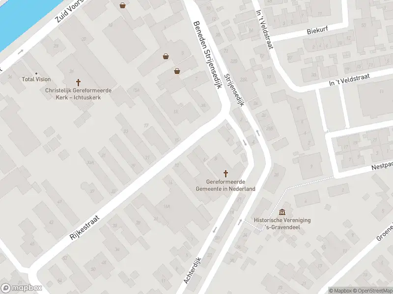 Ambulance met grote spoed naar de Strijensedijk in 's-Gravendeel