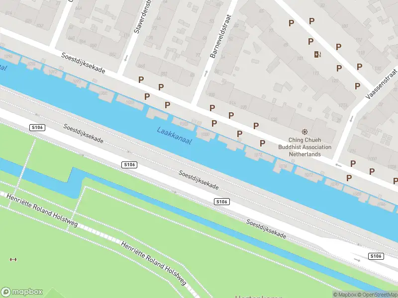 Ambulance met gepaste spoed naar de Middenweg in 's-Gravenhage