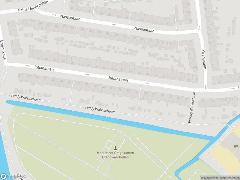 Ambulance met gepaste spoed naar de Julianalaan in Vlaardingen