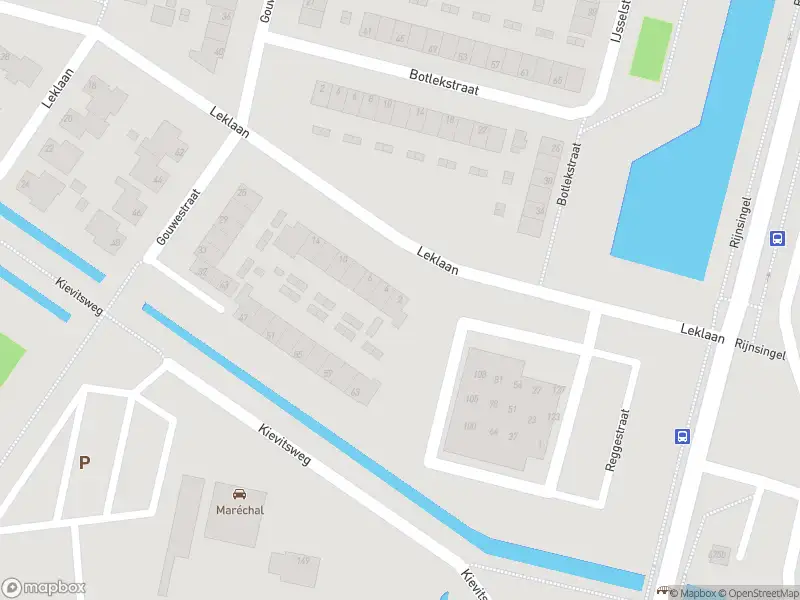 Ambulance met grote spoed naar de Leklaan in Ridderkerk