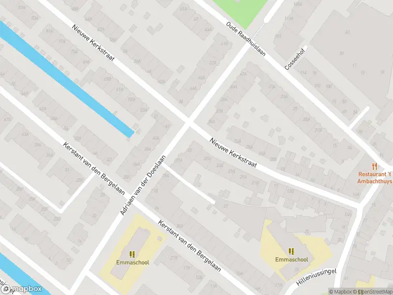 Ambulance met grote spoed naar de Nieuwe Kerkstraat in Rotterdam