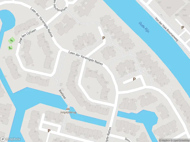 Ambulance met grote spoed naar de Laan der Verenigde Naties in Leiden