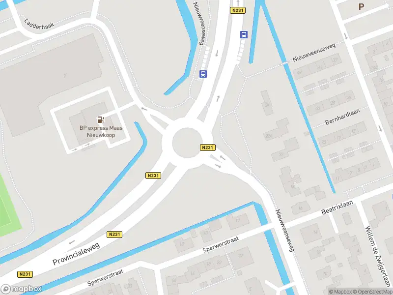 Brandweer met grote spoed naar de Nieuwveenseweg in Nieuwkoop vanwege voertuigen te water