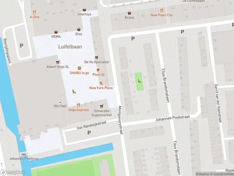 Ambulance met grote spoed naar de Vijf Meilaan in Leiden
