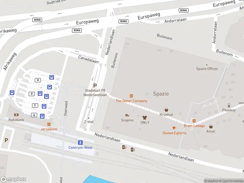 Ambulance met grote spoed naar de Rokkeveenseweg in Zoetermeer