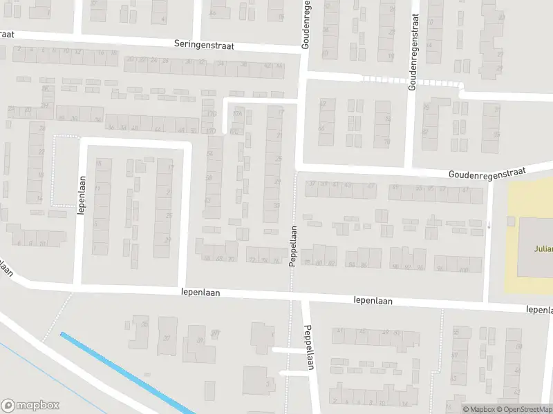 Ambulance met grote spoed naar de Goudenregenstraat in Dordrecht