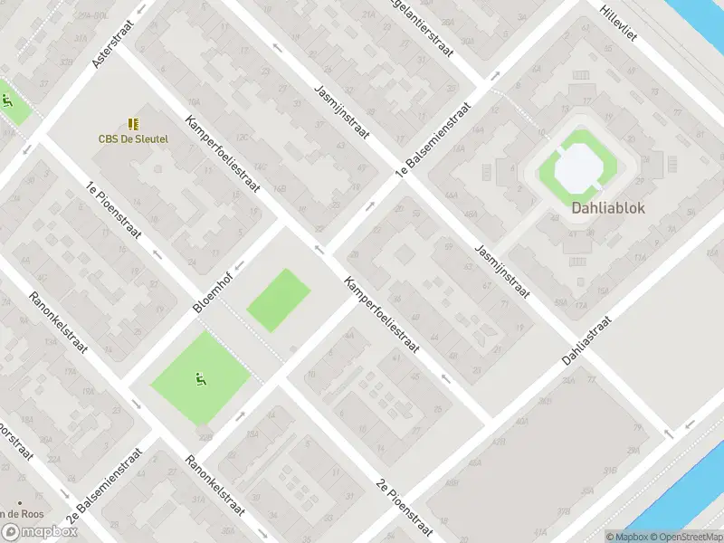 Ambulance met grote spoed naar de Kamperfoeliestraat in Rotterdam